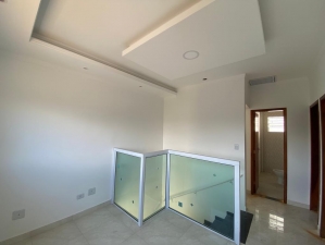 Casa de Condomínio  em Glória